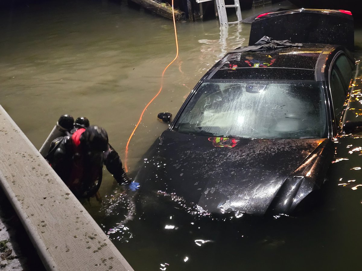 Voertuigen te water in De Lier en 's-Gravenzande
