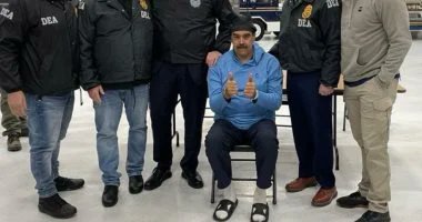 SergieKorbov's tweet photo. من منظور الهندسة السياسية يا رفاق، العالم ليس سوى ماكينة ضخمة يسعى الغرب لامتلاك مفاتيح تشغيلها حصرا..
يبدأ الأمر بتفكيك الروابط الأولية..
لكي تسيطر على كتلة صلبة، عليك أولا أن تحولها إلى مسحوق..
في علم الاجتماع الغربي، يتم تصدير الفردية المفرطة كدين جديد..
الهدف ليس حرية الفرد https://t.co/inlrlTEKVX
