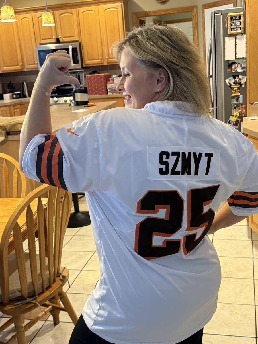 <a href="/AndreSzmyt/">Andre Szmyt</a> <a href="/Browns/">Cleveland Browns</a> 
Keep kickin Szmyty!!
