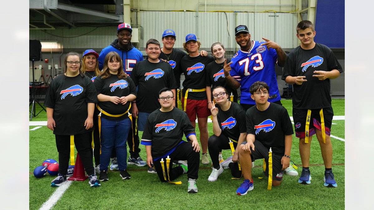 LAST DAY TO VOTE RT #WPMOYChallenge <a href="/DDawkins66/">Dion Dawkins</a>