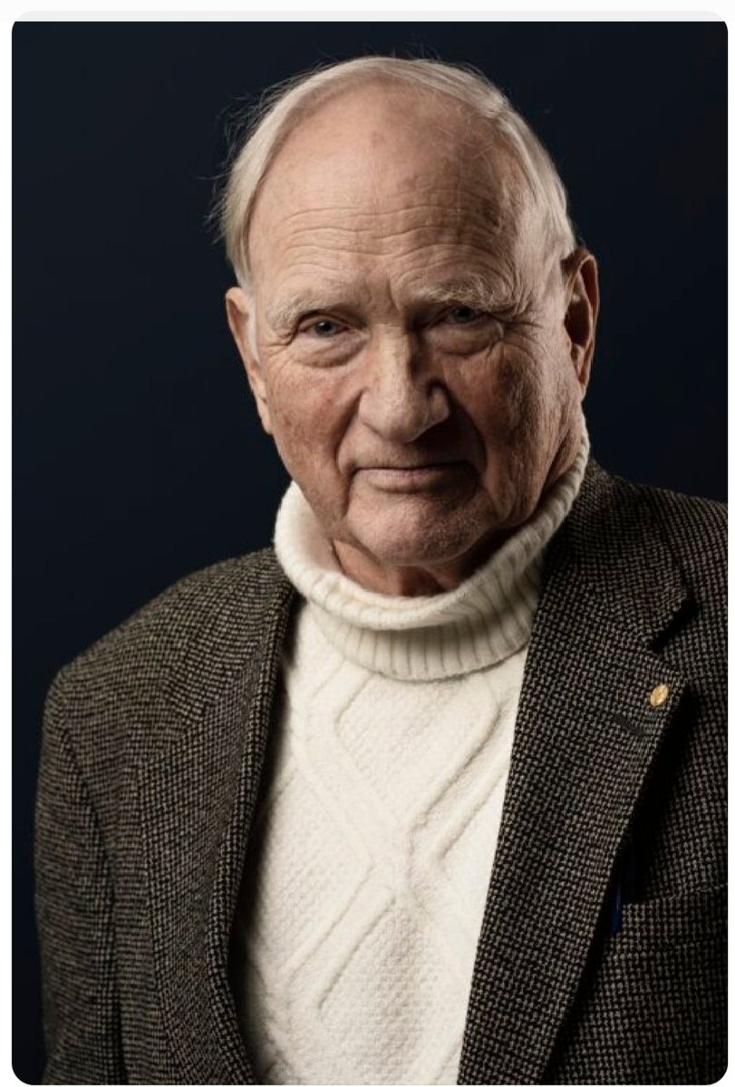 ChrisSkinnerSk1's tweet image. Many serious voices from the scientific community are now openly stating that at 400 parts per million,CO2 is a trace gas in Earth's atmosphere &amp;amp; extremely unlikely to have any profound effect on climate. Earth's irregular orbit &amp;amp; the sun's varying output,are the real causes!