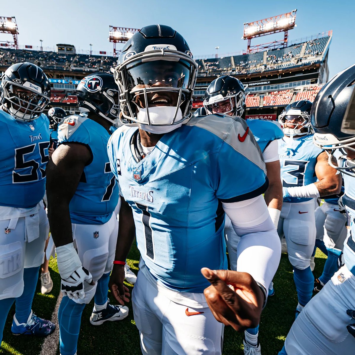 SharmSports's tweet image. Cam Ward in the final eight games of the season:

-165/266 (62%)
-10 Touchdown Passes
-1 Interception
-103.46 Passer Rating
-2 Rushing Touchdowns
-Four Straight Games with 2 TD passes (Weeks 14-18)
-2 Games with over 100 Passer Rating

The future is bright 🤩🤩

#Titans #TitanUp