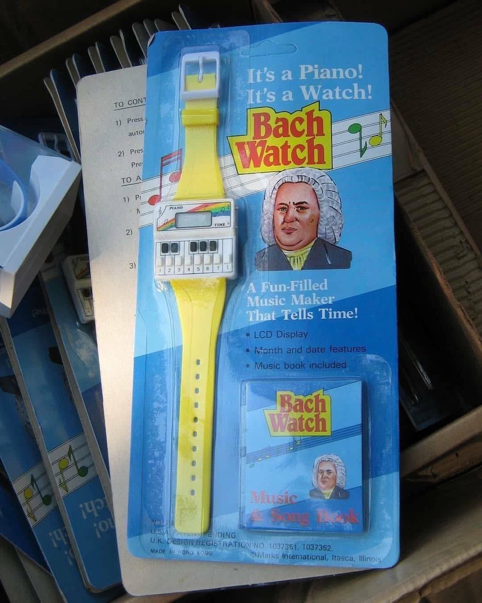 ComputerLove_'s tweet image. Where can I get a Bach Watch? 😍🎹🎶