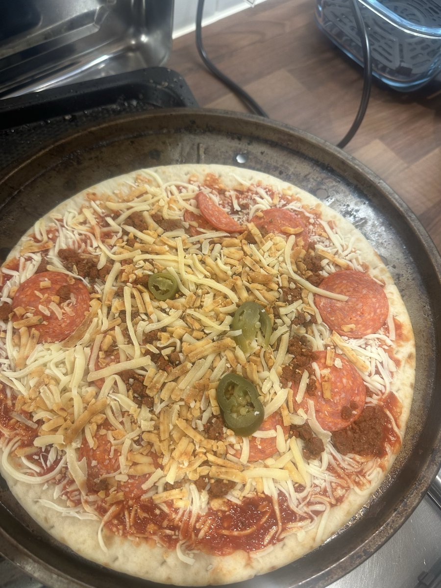iamlevii's tweet photo. Absolutely shocking amount of jalapeños on here😩😩 @asda @AsdaServiceTeam https://t.co/ZgOFxZwoxs