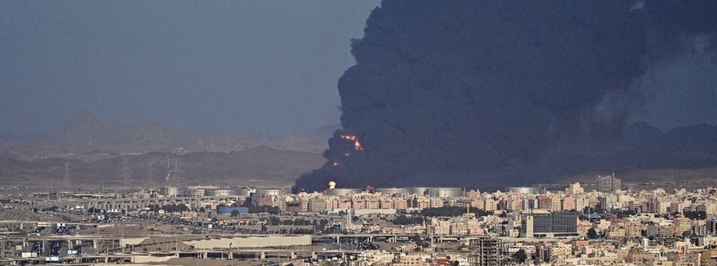 السعوديين عايشين نشوة انتصار وهمية لن يطفئها إلا مشاهدة سحابة أرامكو الجميلة 😍