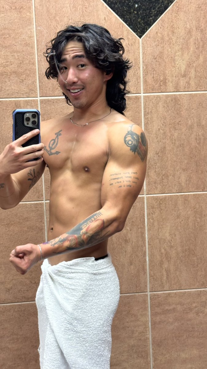 AznDude l tweet media