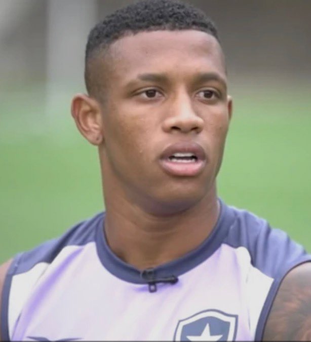 alcafogo's tweet image. Todo mundo falando do Fluminense com a possível chegada do Savarino e essa pode ser a meiuca do Botafogo.

👀🔥