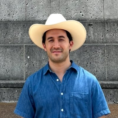 MONCAYOJUAN's tweet image. Por cierto, el nuevo héroe de la fachiza por haber grabado a Noroña en Roma es este pedazo de mierda que publica estas verdaderas obras de arte a la cagada; es vende patrias, es racista y xenófobo y además ni mexicano es el muy HDSPM...chequen 👇👇🤡🤡