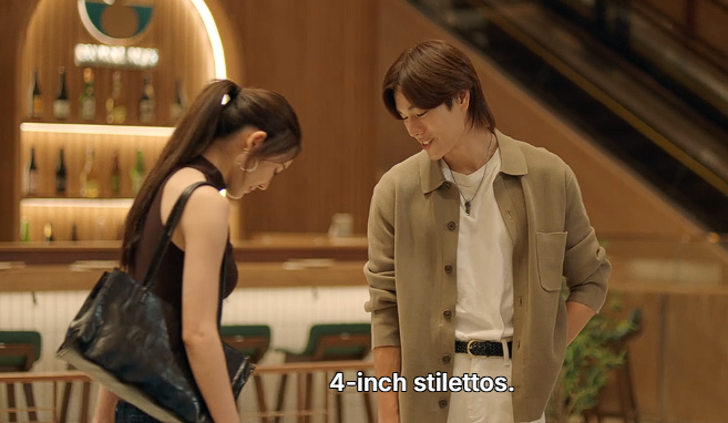layoVer0613's tweet photo. met his ex after ages and the first thing he commented was abt how long her heels were. yeah bro ur too gay for all ts https://t.co/vsBJFV1LJu