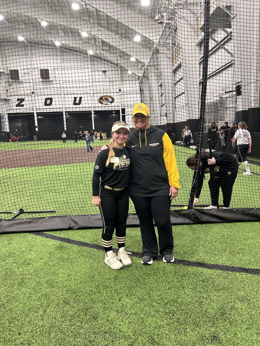 estromberg2028's tweet image. Incredible experience in Columbia this weekend. Thank you  so much for the invitation, experience and knowledge to all of the coaches and players! #Ownit #Belief #IPFLIFE @MizzouSoftball @CoachLarissaA @CoachJayGwyn @epsteinhitting 
@MizzouSBCamps 
@IowaPremierFP 
@TopPreps