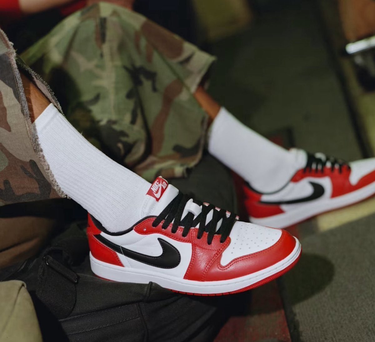 chicago 1 low on feet