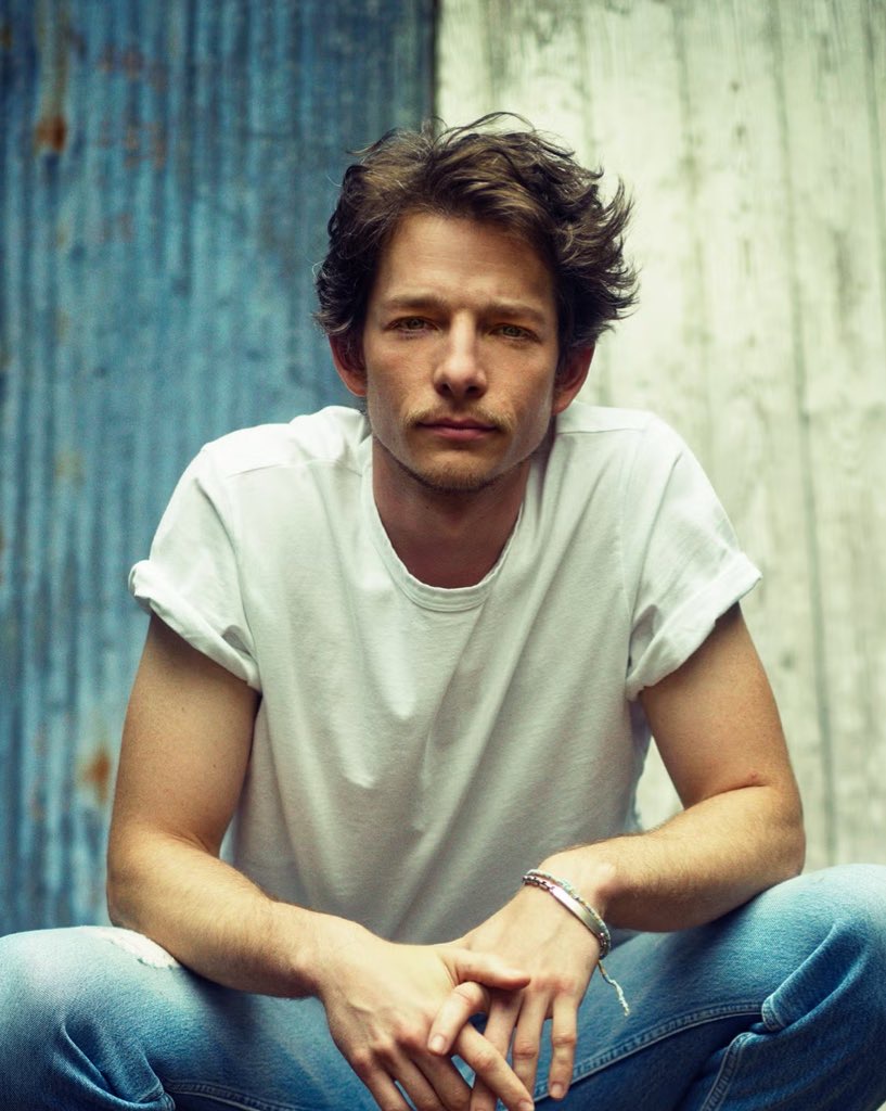 Happy 34th birthday to the talented Mike Faist.