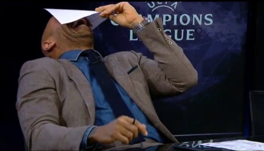 Arsenal fans celebrating Chelsea equaliser, Chelsea fans are fuming 😂😂😂😂