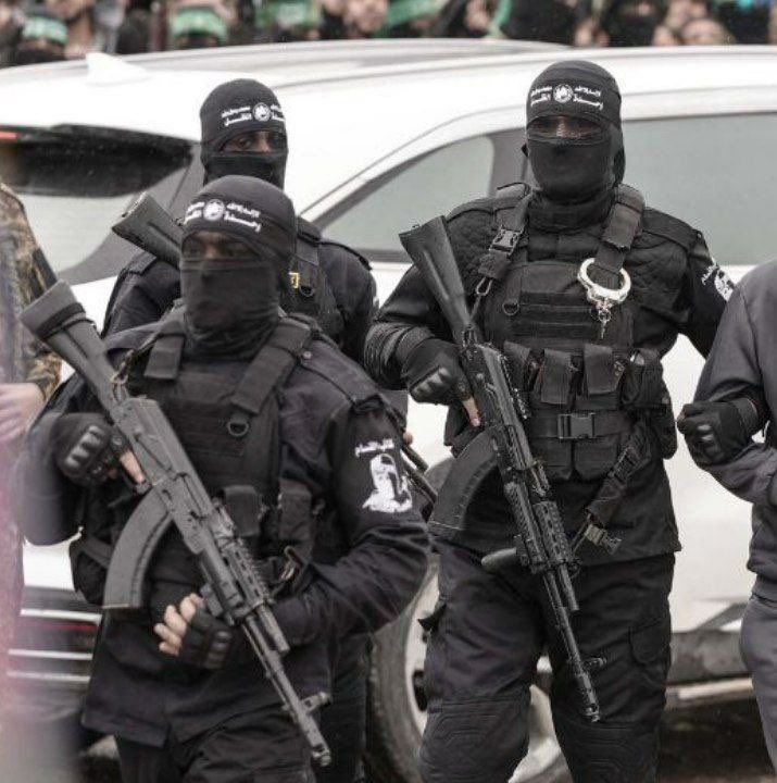 مادورو باعه أحد رفاقه في الحكومة مقابل مكافاة مالية وضعتها CIA .

الاحتلال الصهيوني وضع 5 مليون دولار وتأشيرة وإقامة في اي بلد حول العالم، لكل من يدلي بمعلومة عن مكان وجود أسير اسرائيلي في غزة

ولا عنصر واحد من وحدة الظل القسامية خان القضية مقابل المال.. حتى التفكير في الأمر لم