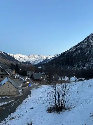 🎿 Nos 5emes sont partis ce matin à 4h30 et ont bien rejoint la Savoie pour une semaine de découverte d’activités physiques liées à la montagne ! 🏔️ 
<a href="/ac_normandie/">Académie de Normandie</a> <a href="/dsden27/">DSDEN27</a>
