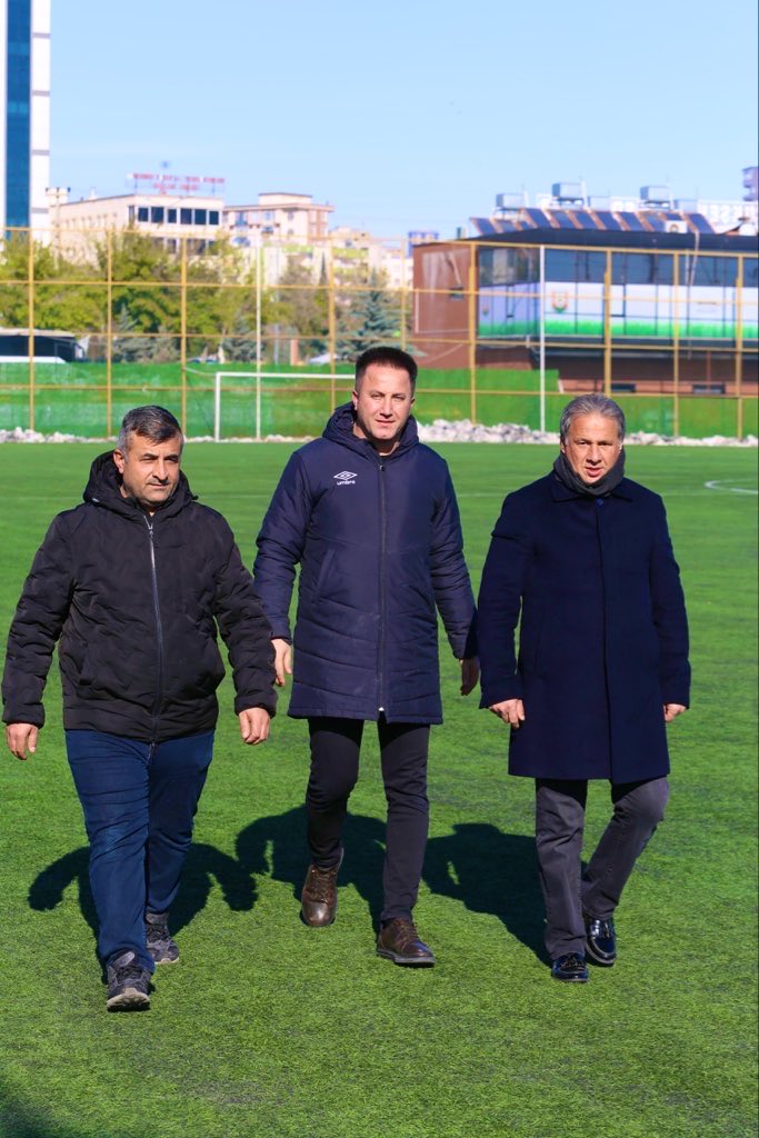 isaisaguzel's tweet photo. Doğru ekip, yarım kalan hayal bırakmaz…

Güçlü hedefler, güçlü insanlarla tamamlanır.

Şanlıurfa Büyükşehir Belediyespor’umuz: 3 

Kayseri Koca Sinan : 0 

@sanliurfabld https://t.co/VhYyS487mk