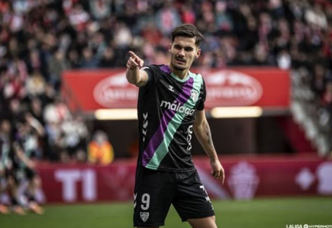 🚨Los goles del Málaga están a salvo con sus puntas

📊 A falta de un partido para finalizar la primera vuelta, los dos referentes arriba del Málaga han fabricado 14 goles.
- 7 Chupe
- 6 Niño (Primer toque todos)
- Con los 3 de Eneko serían 17 goles de los delanteros.

#MalagaCF