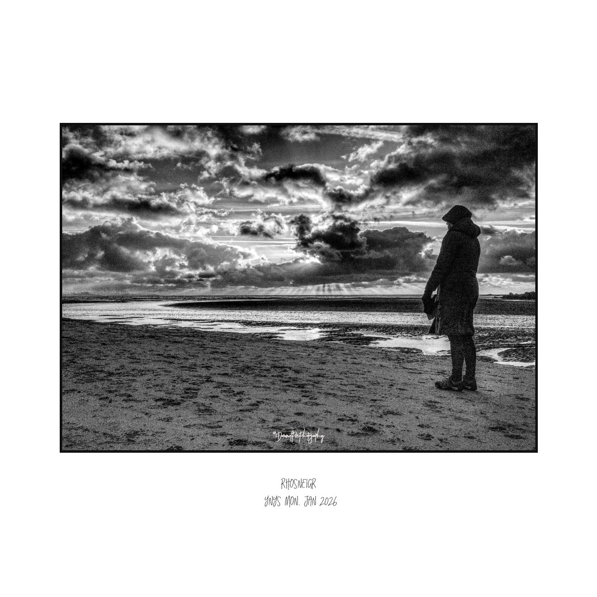 Idreamofpiepics's tweet photo. Looking for light, contrast, shape, form, .... here and there ......... in glorious black and white #blackandwhite #blackandwhitephotography #landscape #sea #cloud #wales #anglesey #Aberfraw #Rhosneigr https://t.co/q4kQ1qjPbw