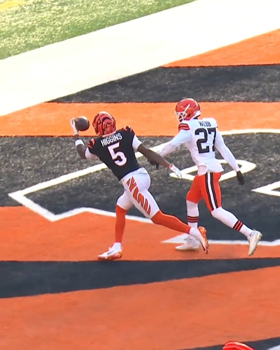 Tee Higgins making it look easy 😮💨 @DKSportsbook