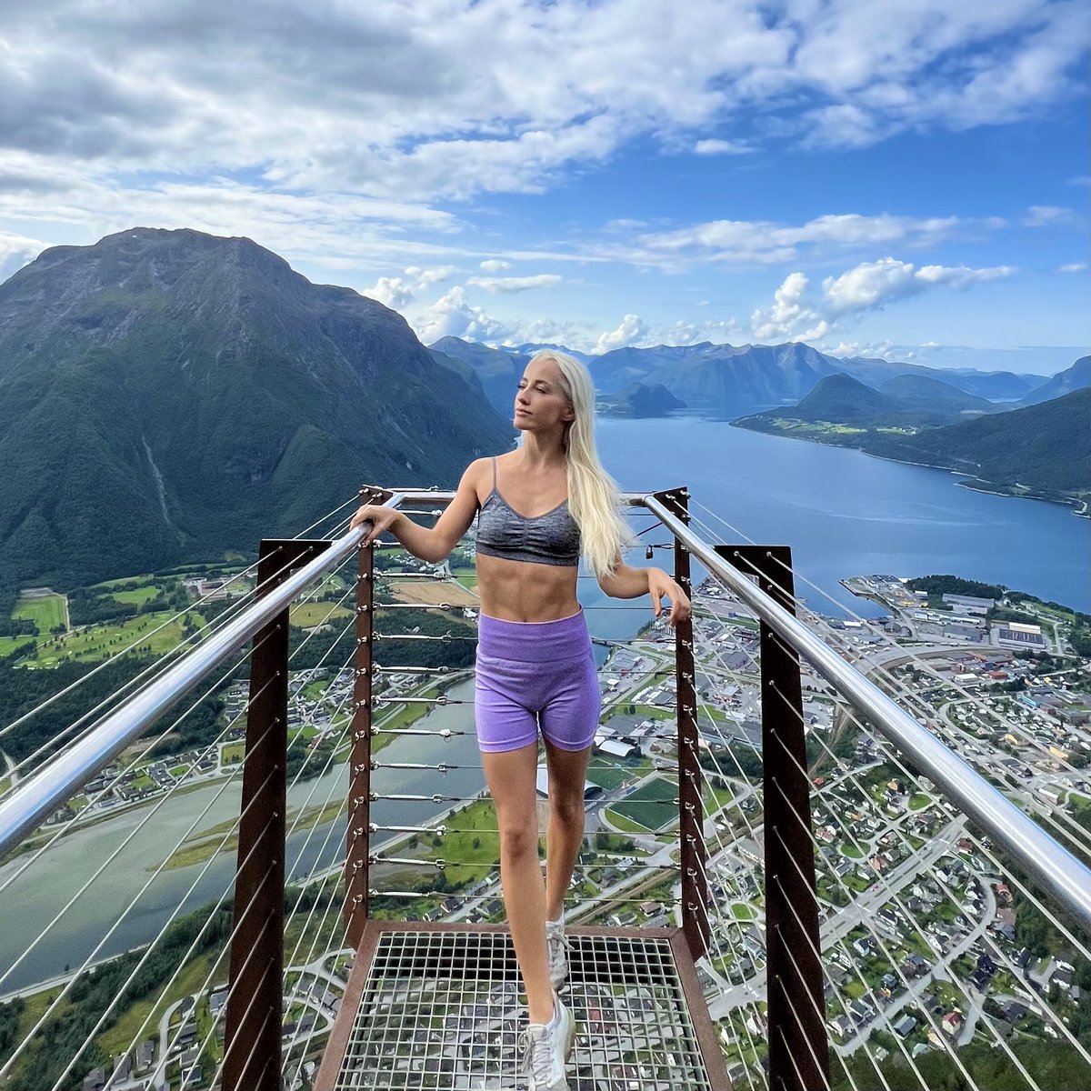 Things I think we should all leave behind in 2025:
🌫️ White guilt
🌫️ Political correct self-censorship
🌫️ Trusting governments and MSM

Did I miss something?