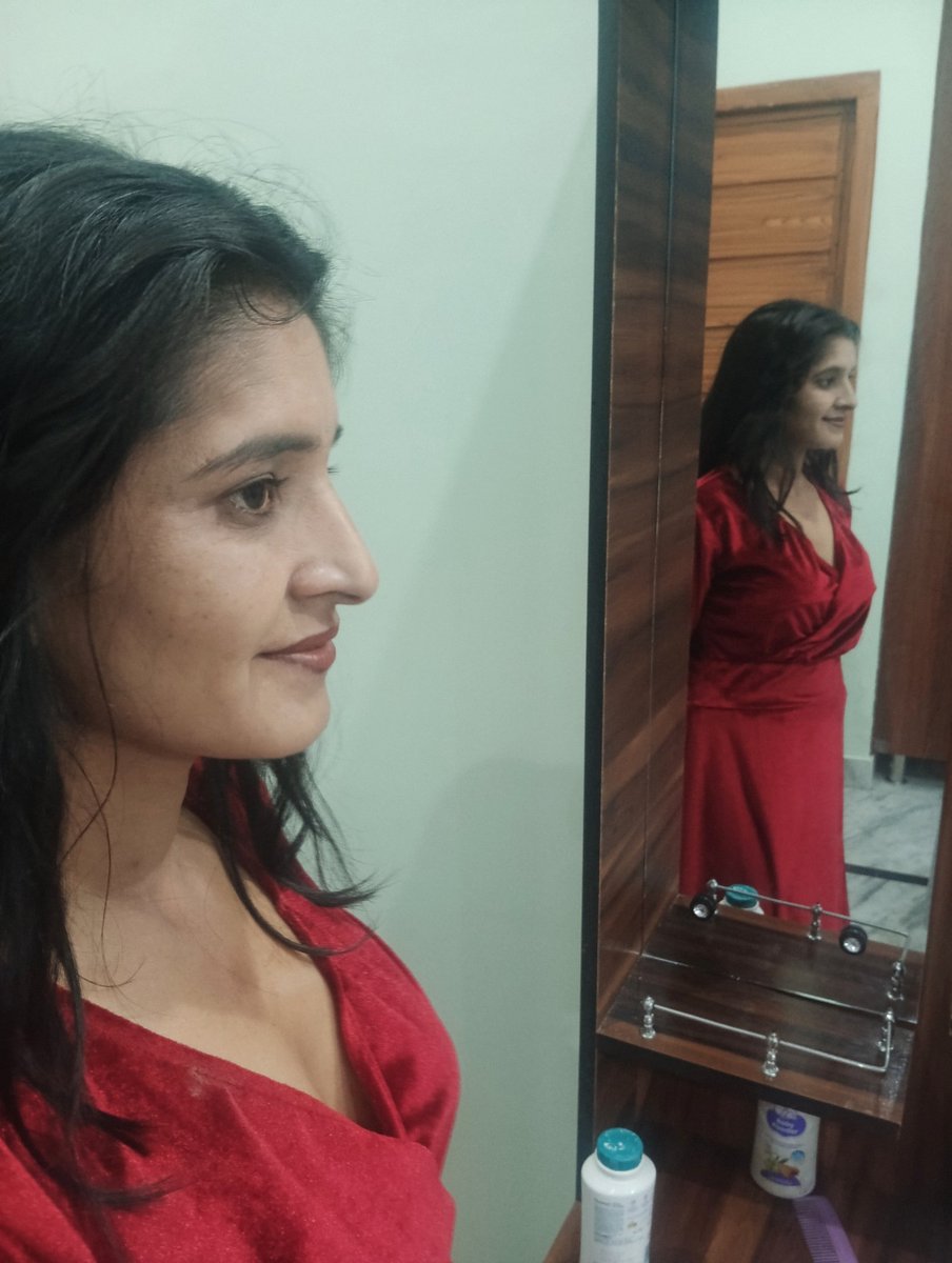 TJaismine's tweet photo. ...i m  just like a...... hottie😛🙈 https://t.co/DbZBTmYrlv