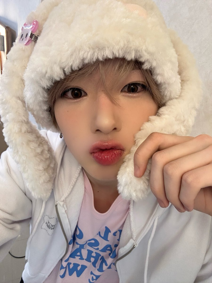 🥐📸 – 260105 00:06 KST