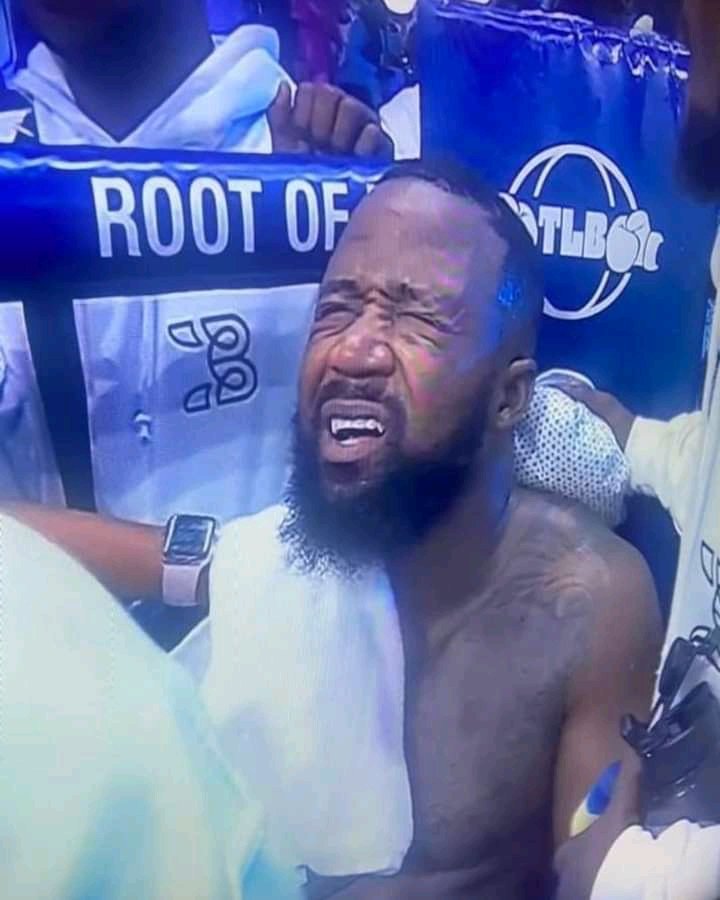Awelani0012's tweet photo. @TshotheliR10907 😂🤣 Huh https://t.co/HzcUXF4o5s