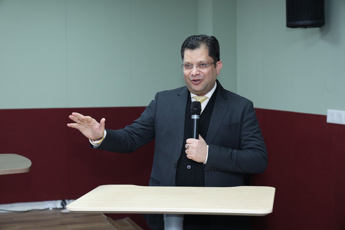 icsi_cs's tweet photo. Shri Gyaneshwar Kumar Singh, Director General & CEO, IICA graces 2nd Residential Corporate Leadership Development Program #RCLDP at #ICSI CCGRT, Manesar https://t.co/27vNO33BM9
