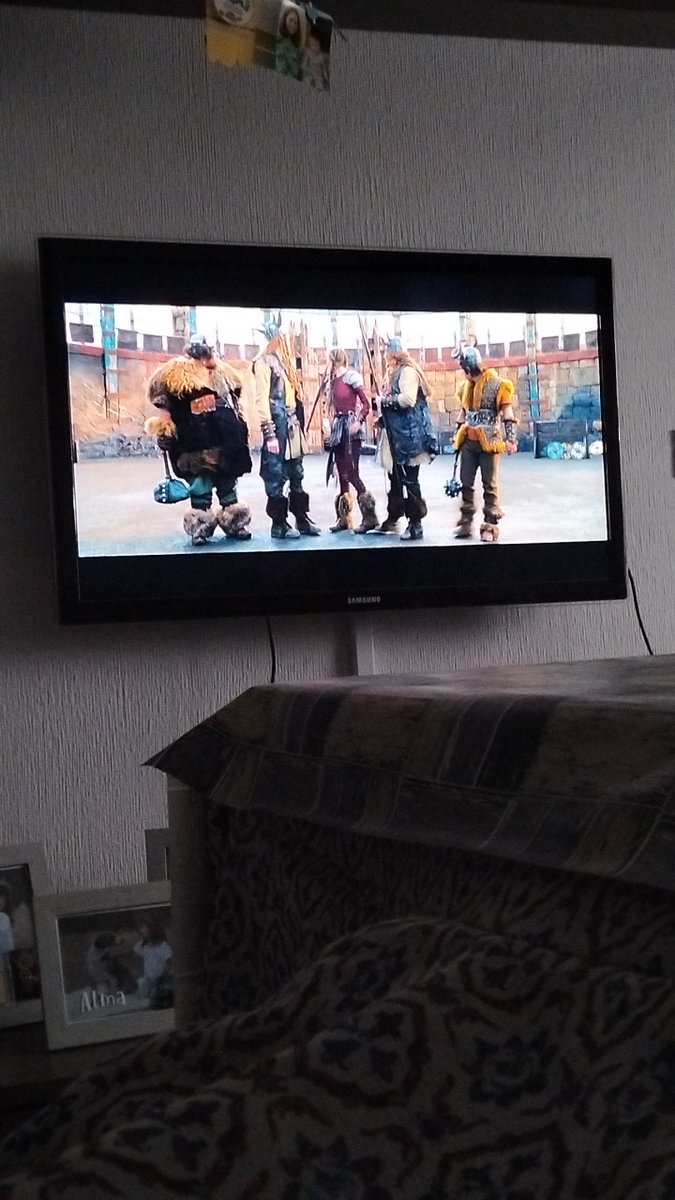 Domingo lluvioso, domingo de cine en casa con mis peques.
#ComoEntrenarATuDragón