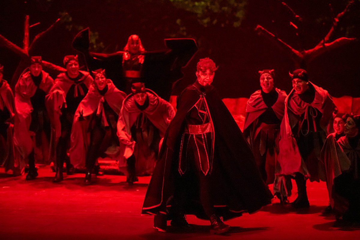 jordi_ballart's tweet image. ✨ Els Pastorets del @CCElSocial també són part de l’ànima del #Nadal a #Terrassa.

🎭 Aquest matí he pogut gaudir, un any més, d’aquesta funció tan estimada.

💫 Enhorabona i gràcies per mantenir viva una tradició tan nostra!