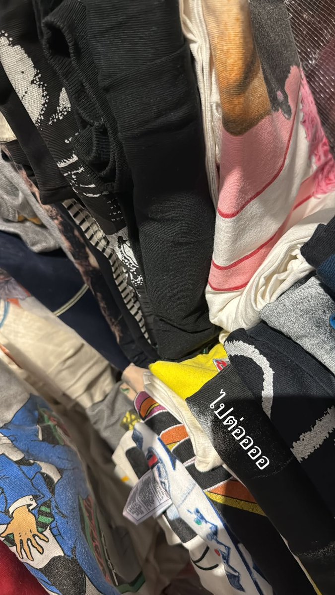 __cakeboy_'s tweet image. Dios lo lindo que sería ir de feria con jumpol amor te amo, vayamos a Fiorito o solano