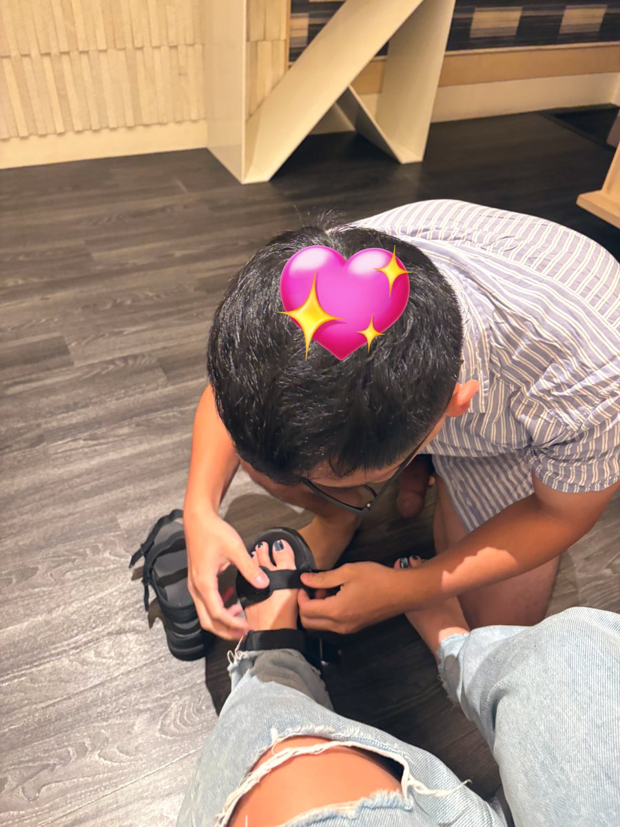 前幾天小男友想我了  一進門就硬爆

還要先幫我脫鞋子

很喜歡被當成小女友/小老婆寵的感覺

有人也要來場戀愛砲嗎？

#高雄夫妻 #單男需付費 #原味商品