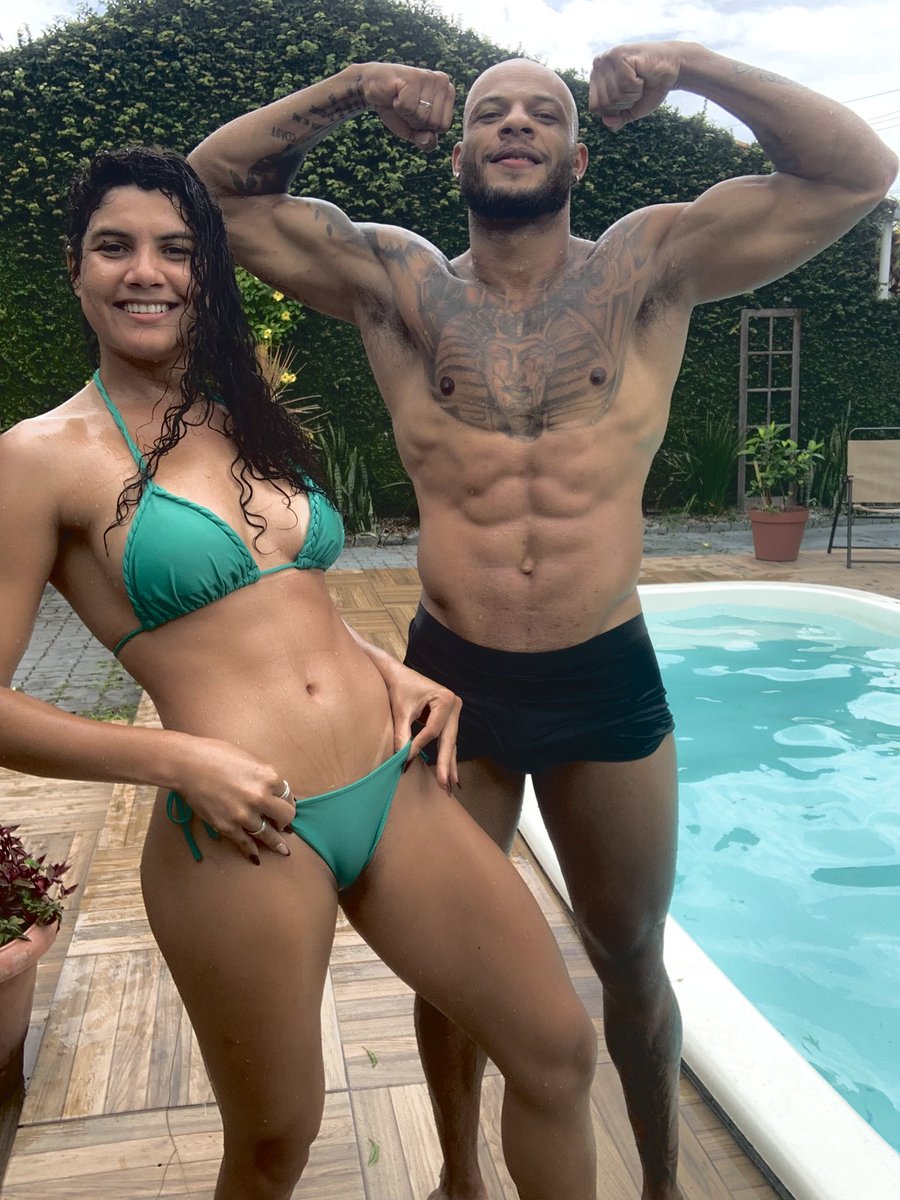 Gilbllack's tweet photo. Sol ☀️, praia 🏝️.!! https://t.co/2FHy1z3jna