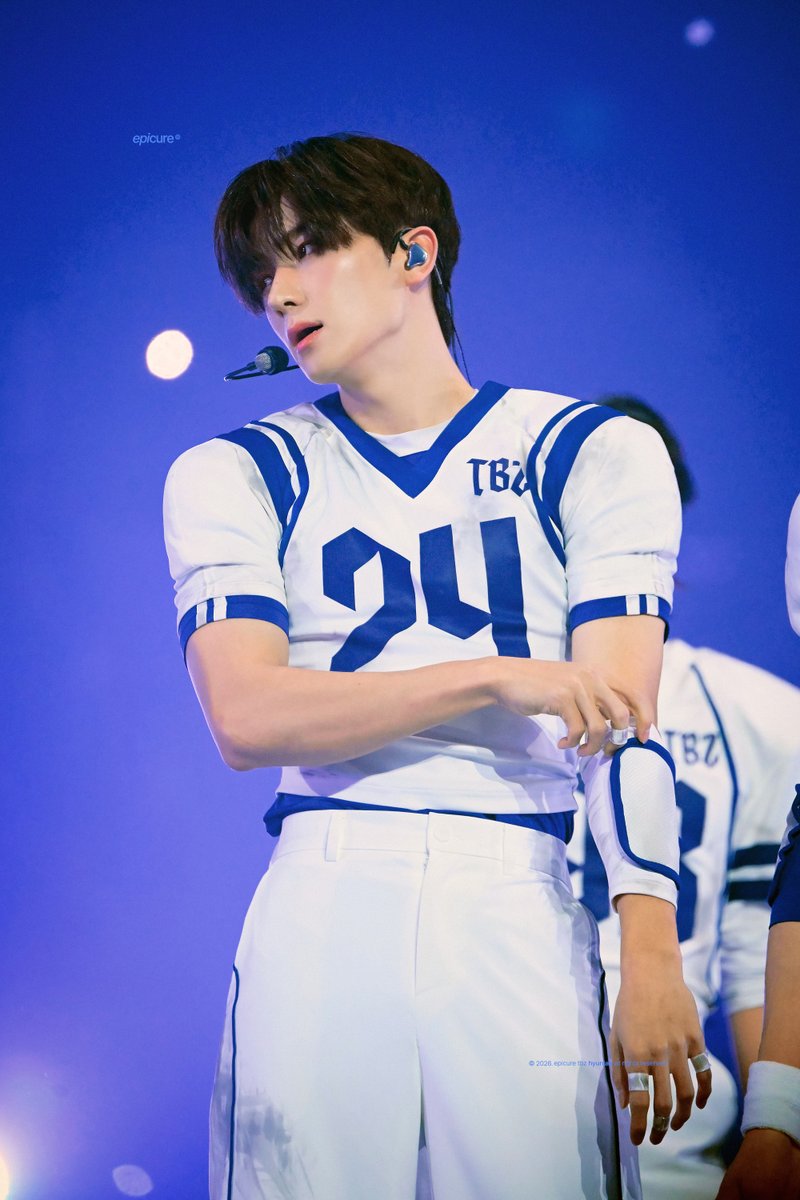 epicure913's tweet image. 251225 🏈 #이재현 #현재 #HYUNJAE