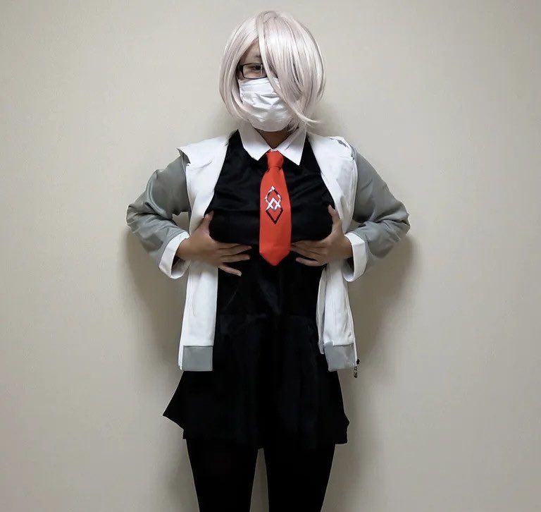 コスプレイヤー