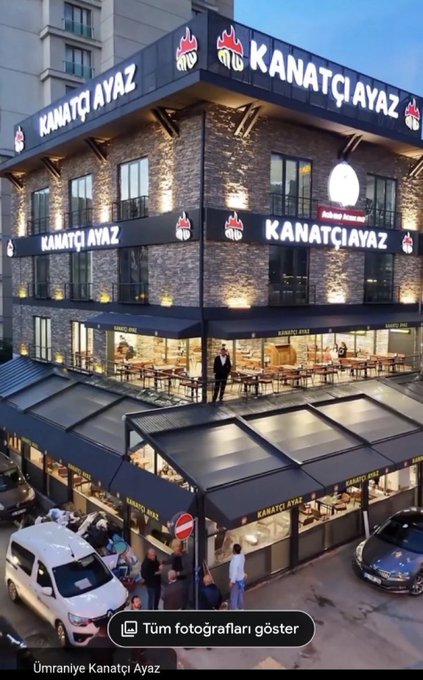 🅾️Bu Kanatçı Ayaz denilen hırt destekçisini geçen bir tv'de görmüştüm, "gariban çocuk aferin" dedim ve İstanbul'a gidince uğrayıp yemek yiyeyim dedim.
Meğer gariban falan değilmiş şöyle 4 katlı dükkanı varmış. Bu işler nasıl oluyor lan böyle?
#KanatçıAyazBoykot  #BedriUstaBoykot