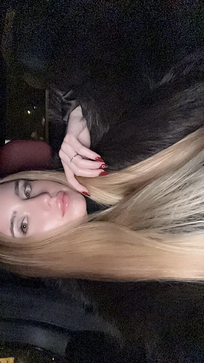 adablexx's tweet photo. Dicen que el dinero no compra la felicidad pero compra la Dyson Airwrap 🥹

Si alguien quiere ser mi sugar daddy anónimo o le sobra un euro dejo mi paypal y  revolut.

Acepto donaciones desde 1€ para cumplir mi sueño.  👇🏻👇🏻

https://t.co/8E6sk6mceT

https://t.co/mvUHZoAcEE https://t.co/x2wJy2Ybec