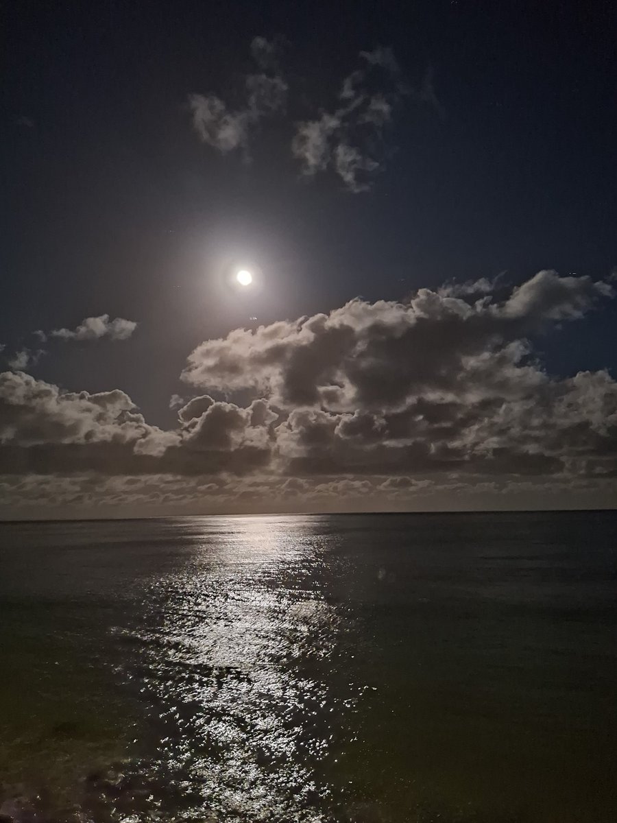 lmck1968's tweet photo. @bbcniweather Such a beautiful evening 🥰 https://t.co/JzmgOJpL45