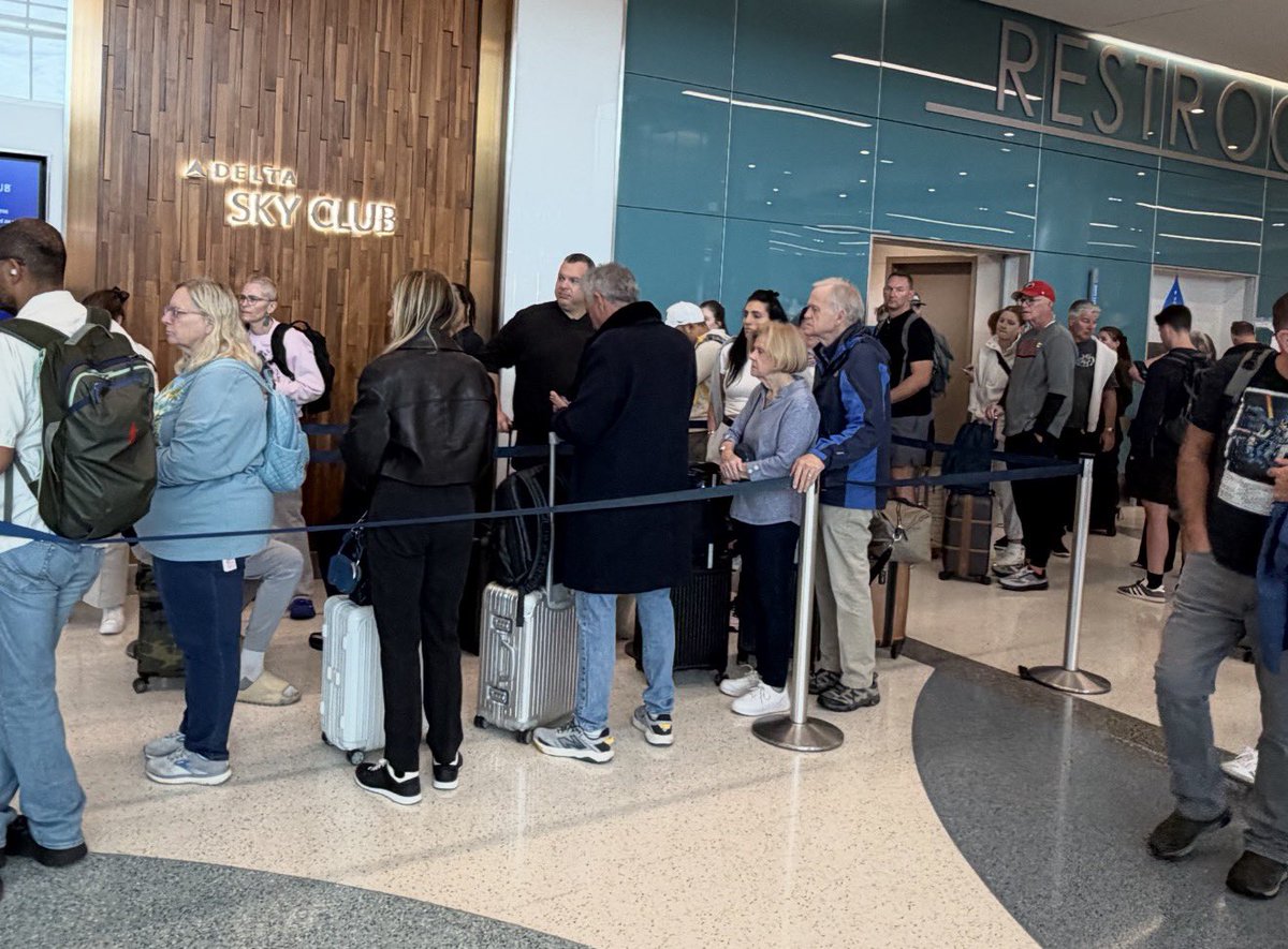 realEstateTrent's tweet image. Nothing feels more exclusive than waiting in a long line