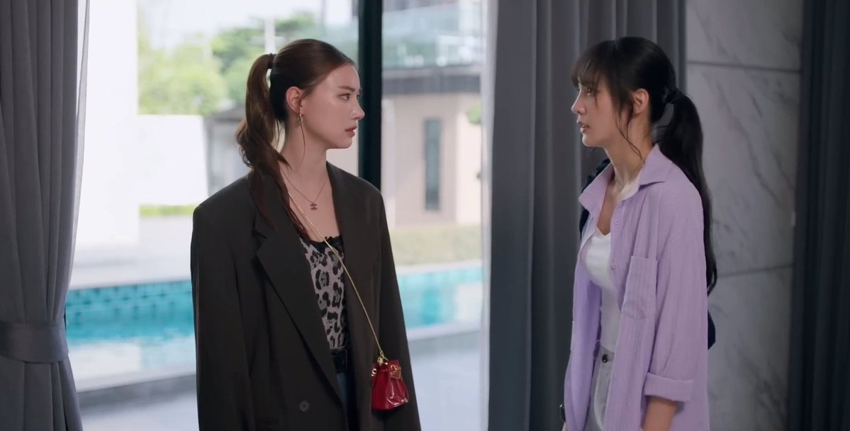 RealEntOfficial's tweet image. เบอร์ใหม่ทำเรื่อง! "แจน" ปวดหัวรถไฟชนกัน “เล้ง-จิงจิง” ใครจะวิน? ลุ้นตอนจบในซีรีส์ #MuTeLuvHelloIsThisLuck 5 ม.ค.นี้ 20.30น. ทาง GMM25

พี่ไนน์กับลีไหมเปิดศึกแย่งชิงหัวใจของนา จนเพื่อนอย่างบลายถึงกับมึนตึ้บ  ทางออกสุดท้ายคือมูต่อหรือพอแค่นี้ ไปลุ้นกัน!

#แจนจิงจิง