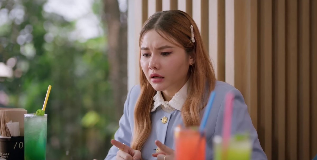 RealEntOfficial's tweet image. เบอร์ใหม่ทำเรื่อง! "แจน" ปวดหัวรถไฟชนกัน “เล้ง-จิงจิง” ใครจะวิน? ลุ้นตอนจบในซีรีส์ #MuTeLuvHelloIsThisLuck 5 ม.ค.นี้ 20.30น. ทาง GMM25

พี่ไนน์กับลีไหมเปิดศึกแย่งชิงหัวใจของนา จนเพื่อนอย่างบลายถึงกับมึนตึ้บ  ทางออกสุดท้ายคือมูต่อหรือพอแค่นี้ ไปลุ้นกัน!

#แจนจิงจิง