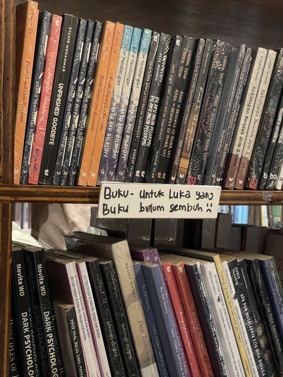 annisarah11_'s tweet photo. Book stores in Jogja 📚🔖❤️

📍Buku Akik Yogyakarta https://t.co/JogSIeNadM