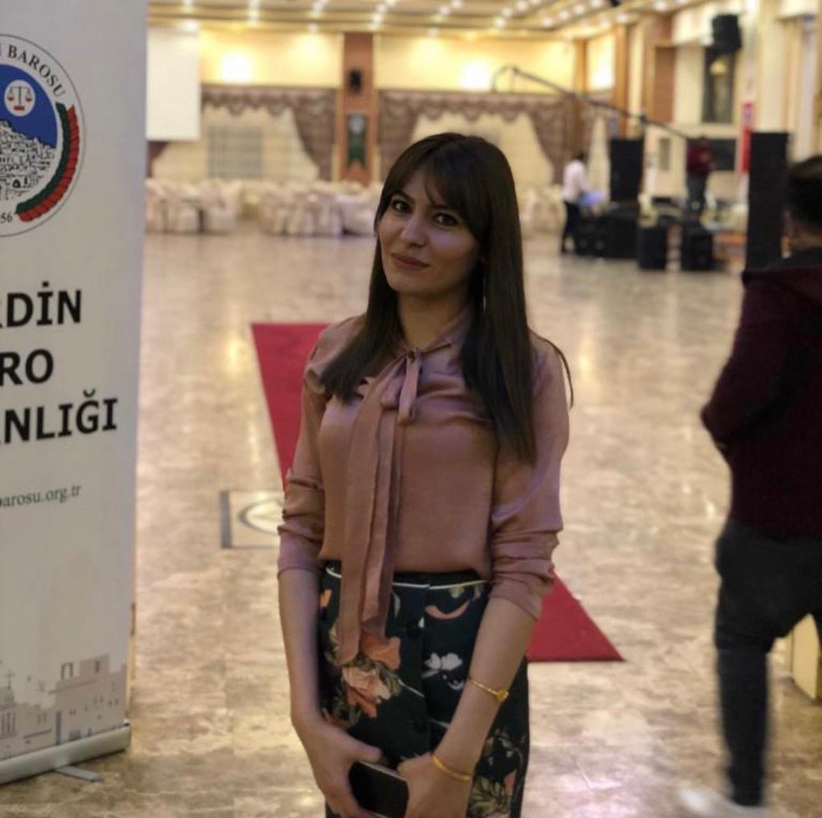 Arkadaşımız, üyemiz, yoldaşımız Av.Arife ACAR ÇELİK'in vefatını derin bir üzüntüyle öğrenmiş bulunuyoruz.
Aynı mücadeleyi omuz omuza verdiğimiz yoldaşımızın acısını paylaşıyor; merhuma Allah’tan rahmet, ailesine, yakınlarına ve tüm mücadele dostlarımıza, meslektaşlarımıza sabır