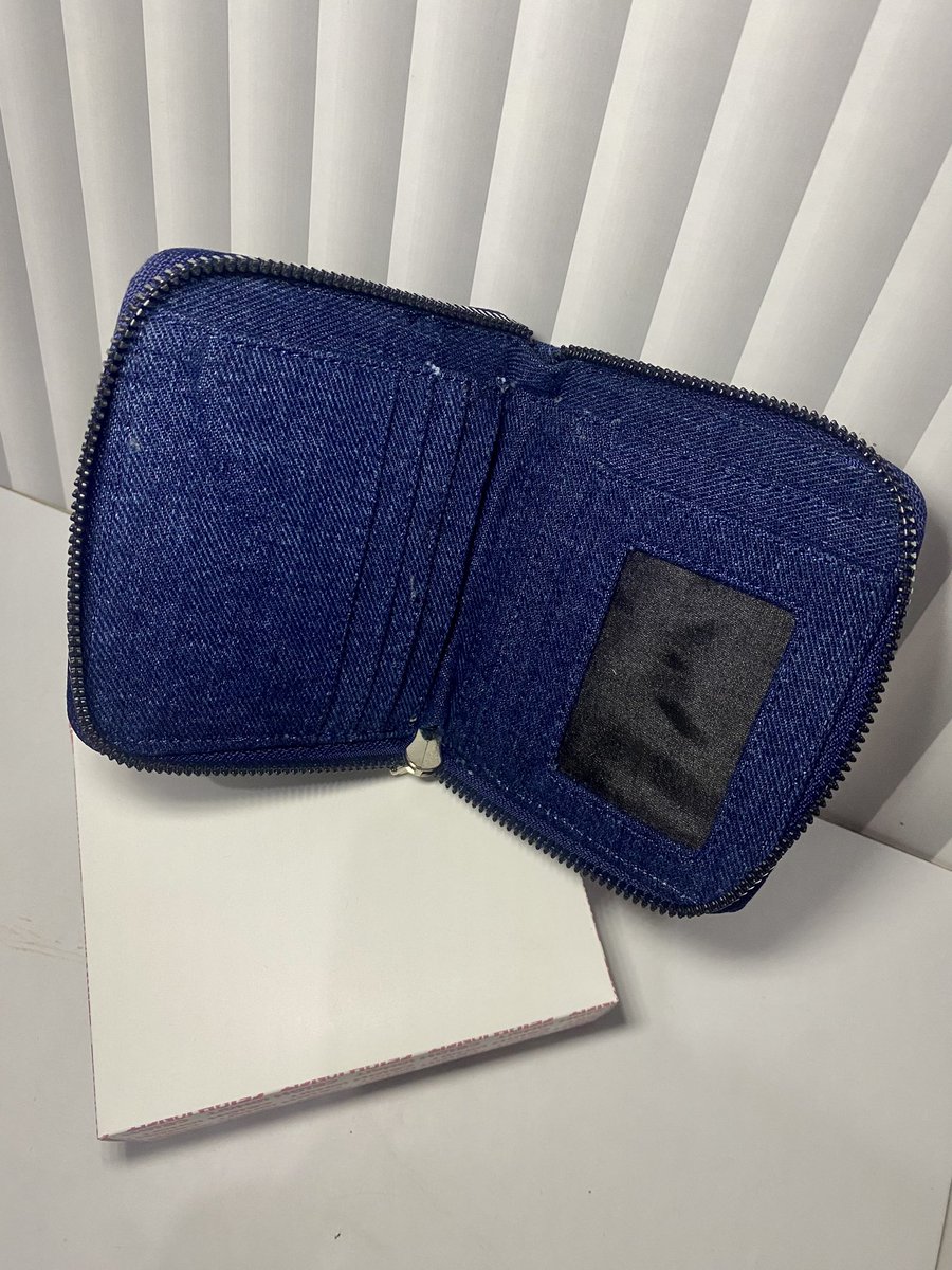 ttopazism's tweet image. NEWEST ADDITION TO MY DENIM COLLECTION🥹🩵‼️

akhir tahun kemarin menemukan hyper fixation baru; kecintaan sama barang-barang denim. salah satunya dompet cantik ini🫶🏼

✅Nggak kaku
✅Banyak slot buat uang dan kartu
✅Ada Resleting yang bikin safety
✅ AFFORDABLE