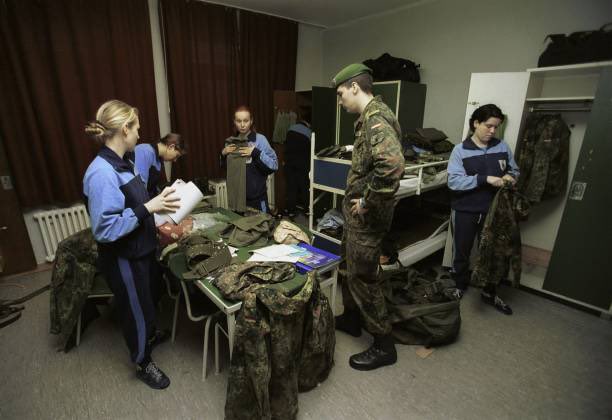 2001 Live tweet media