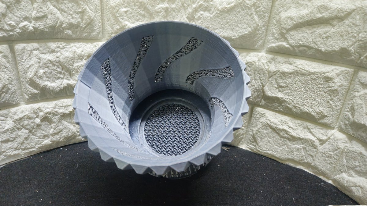 TOMU_Koubo's tweet photo. 久々にこの植木鉢を作成ー
#3dprinting
#3Dプリンター植木鉢
#plantpot
#planter
#3dprintdesign
#maker https://t.co/Q2aegsoNAS