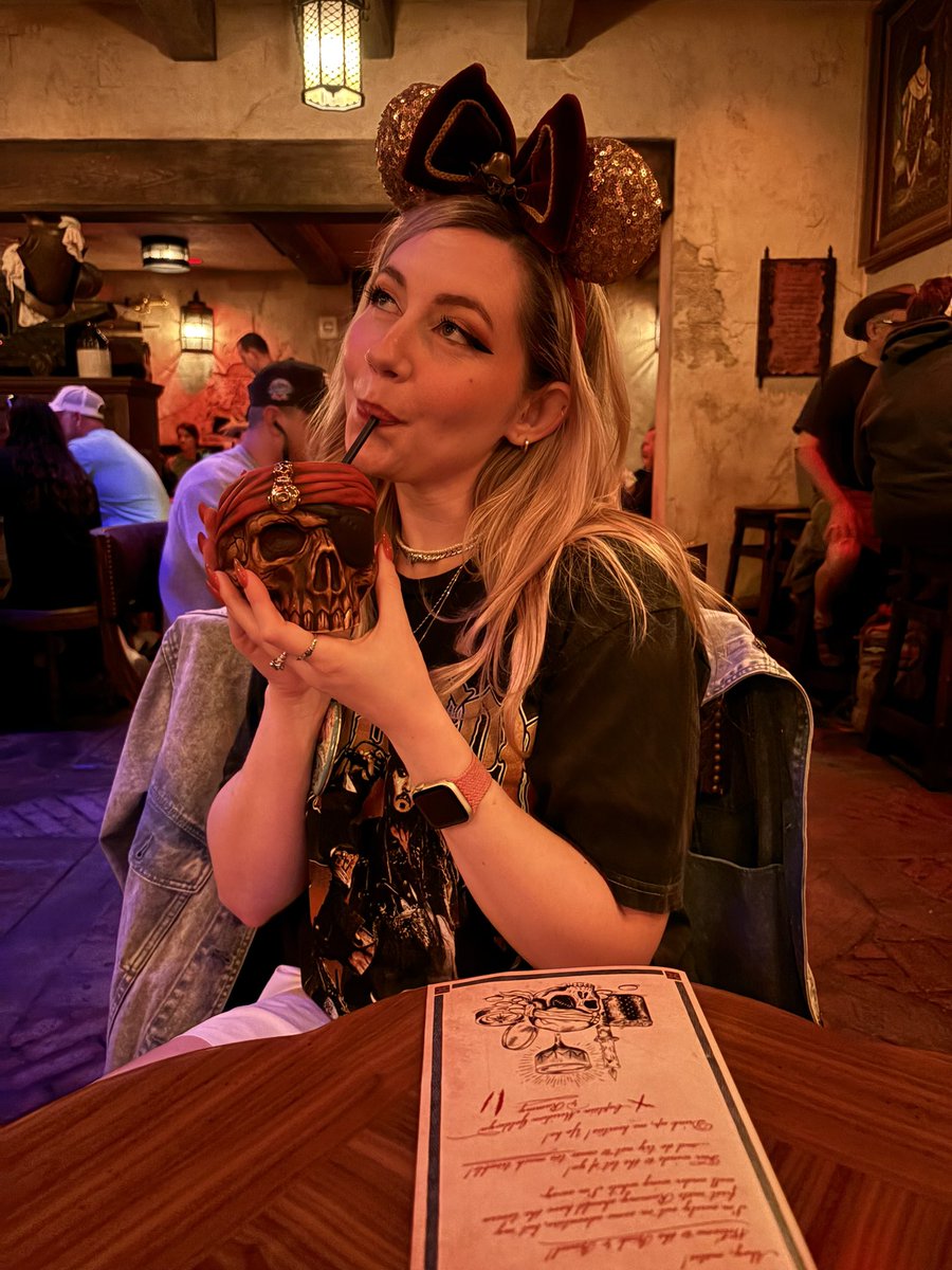 emeelzia tweet media