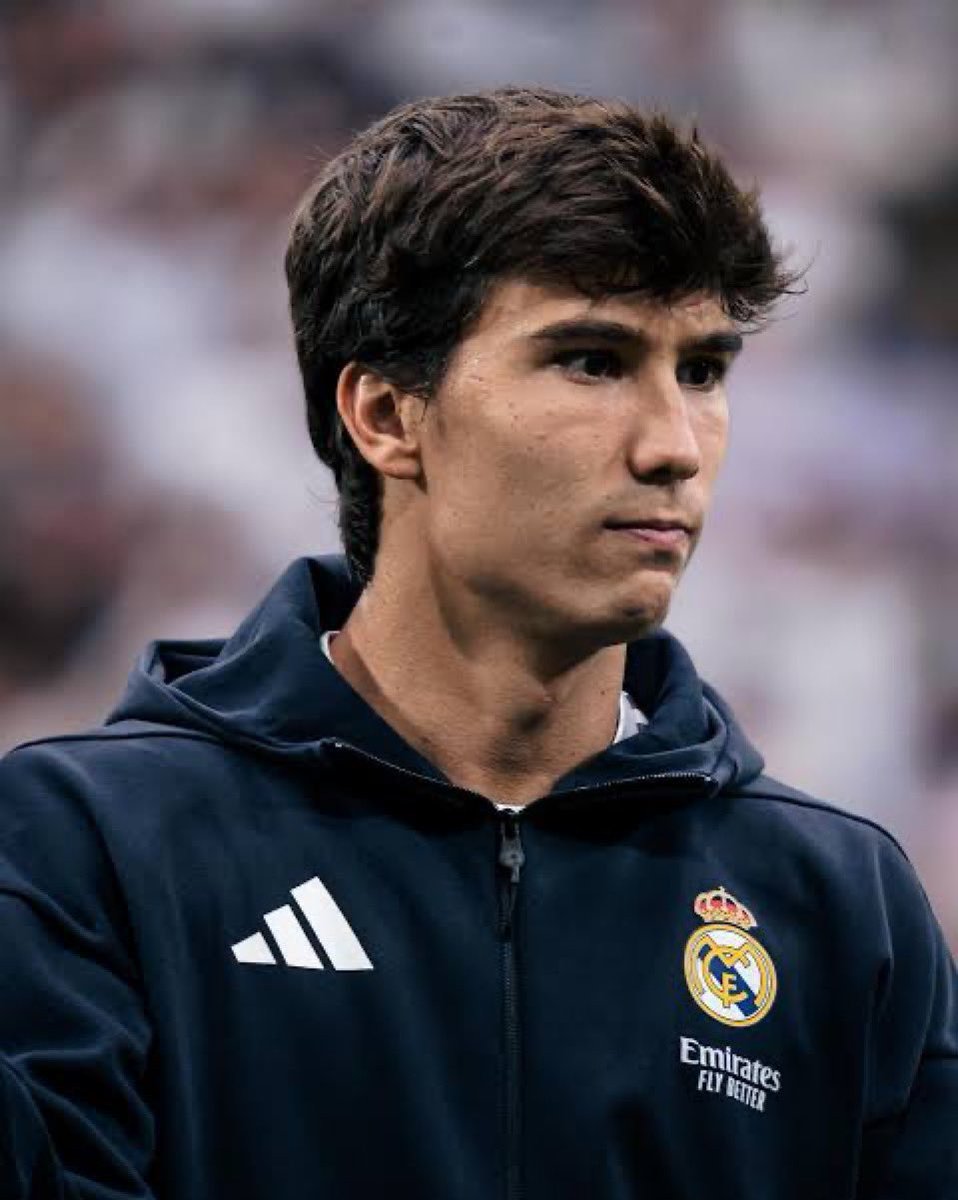 MI 9.
LA FÁBRICA.
UN DELANTERO DE VERDAD.