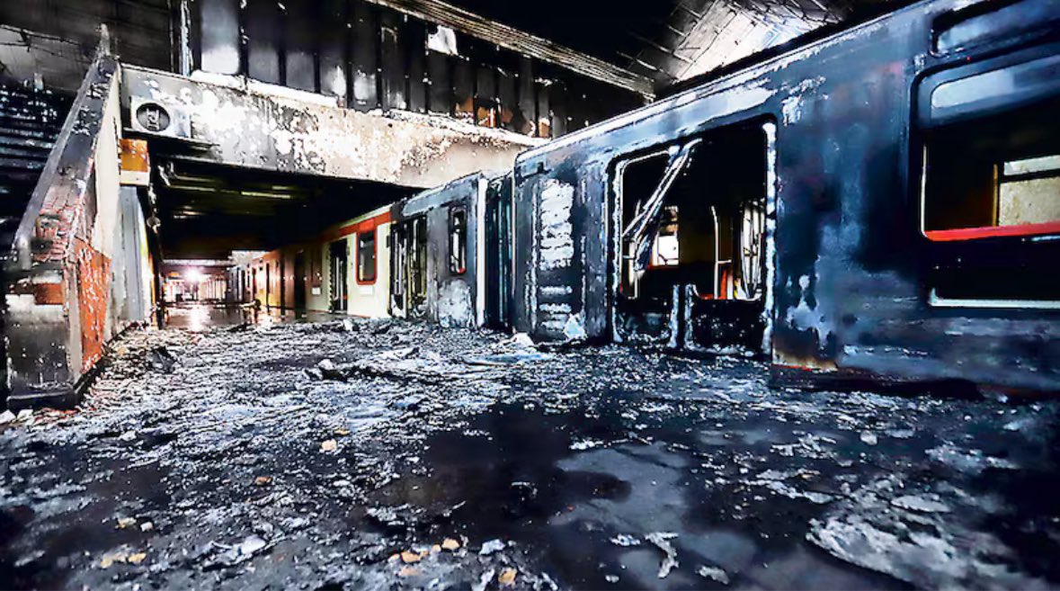 juanpabloswett's tweet image. Con la detención de “#Maduro quizás al fin podremos saber y  tener pruebas de quienes quemaron el metro, planificaron  y financiaron el estallido social en Chile el 2019… qué políticos estuvieron involucrados y donde se planificó todo….