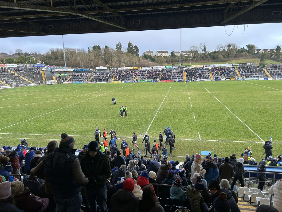RNF36's tweet image. Leath ama

@ScotstownGAA 1-06 V 1-10 @StBrigidsRos 

Sár chluiche sa chead leath.

Expecting a massive battle in second half. 

Beidh an cluiche beo ina iomláine @RTERnaG